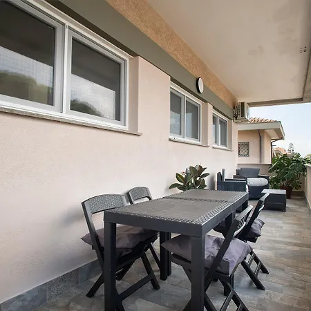 La Piazzetta 194 Apartment *